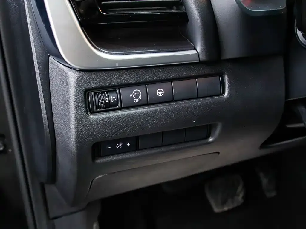 Nissan X-Trail — фото 7