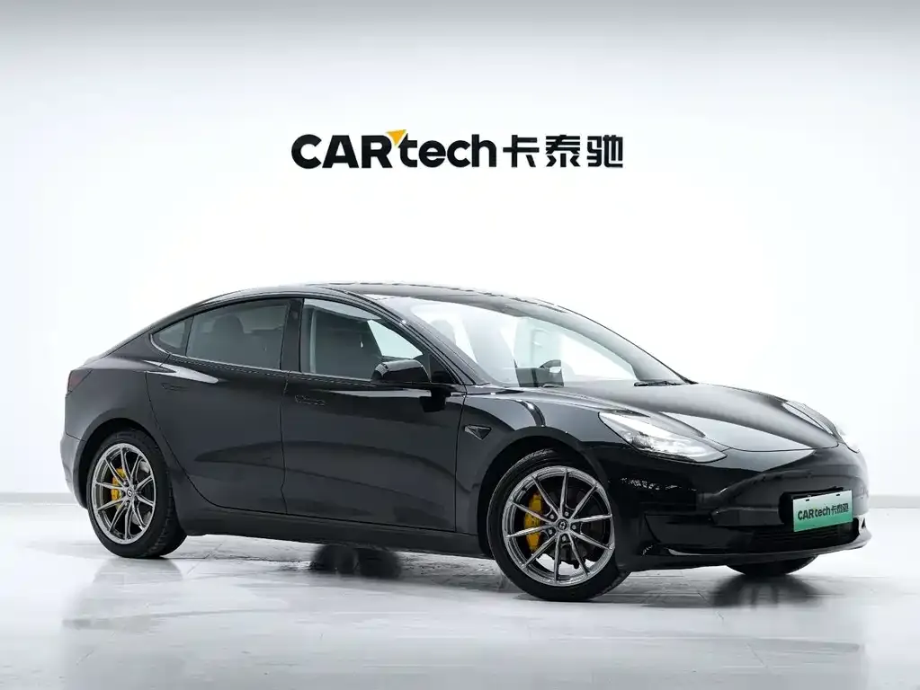 Tesla Model 3 — фото 3