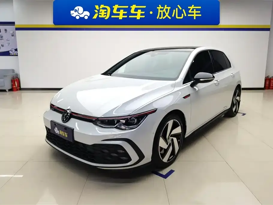 Volkswagen Golf GTI — фото 1