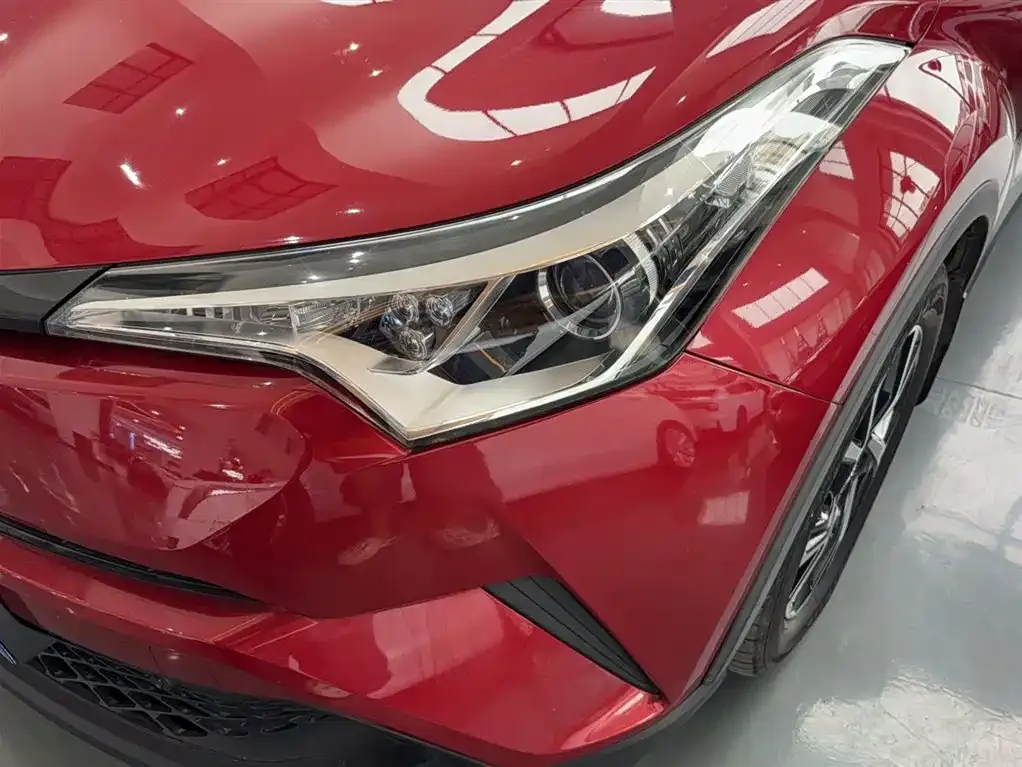 Toyota C-HR — фото 3