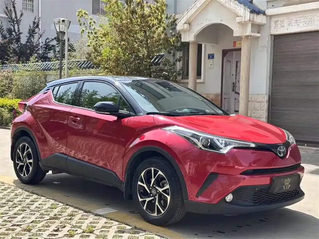 Toyota C-HR — фото 9