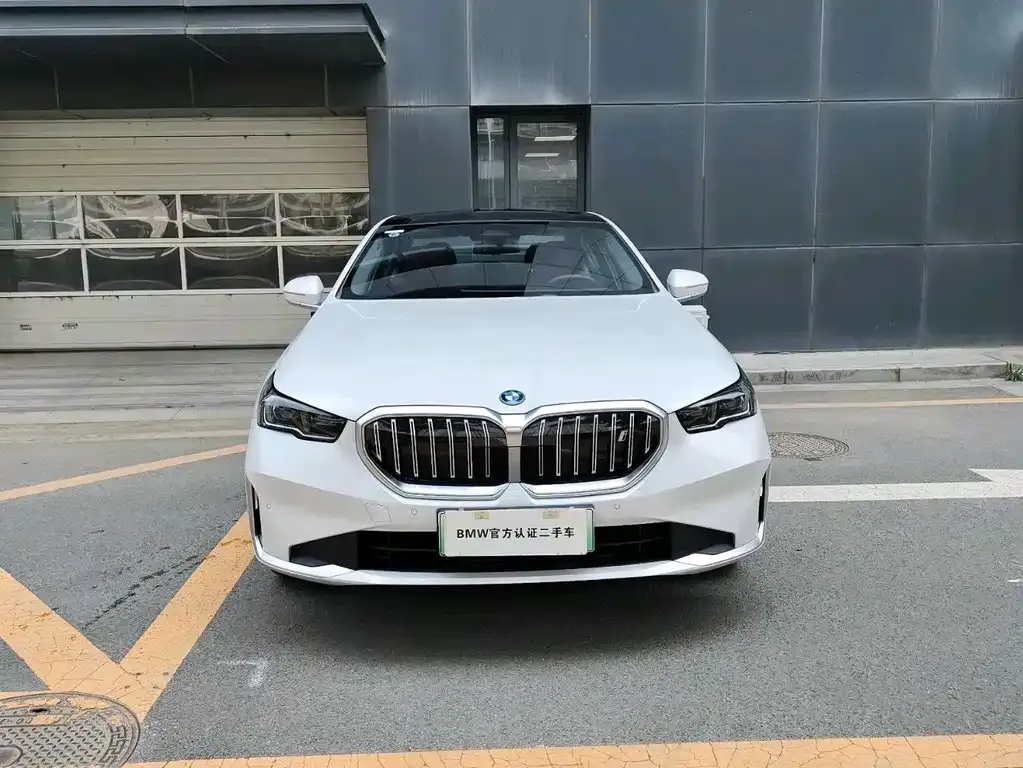 BMW i5 — фото 2