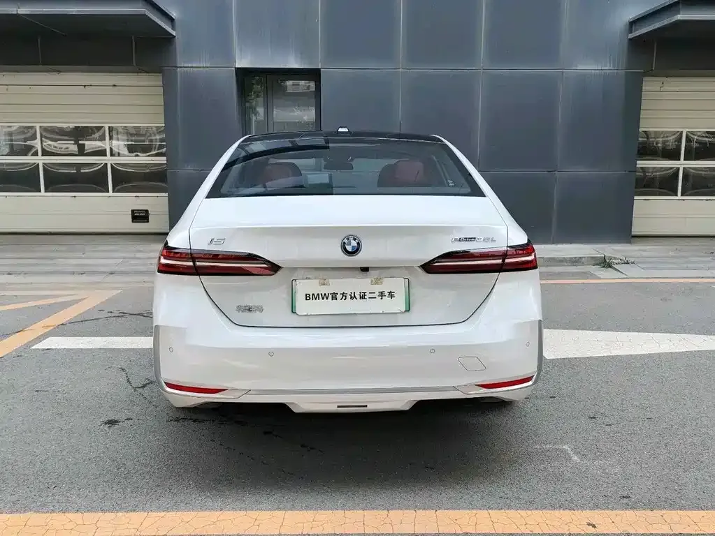 BMW i5 — фото 6