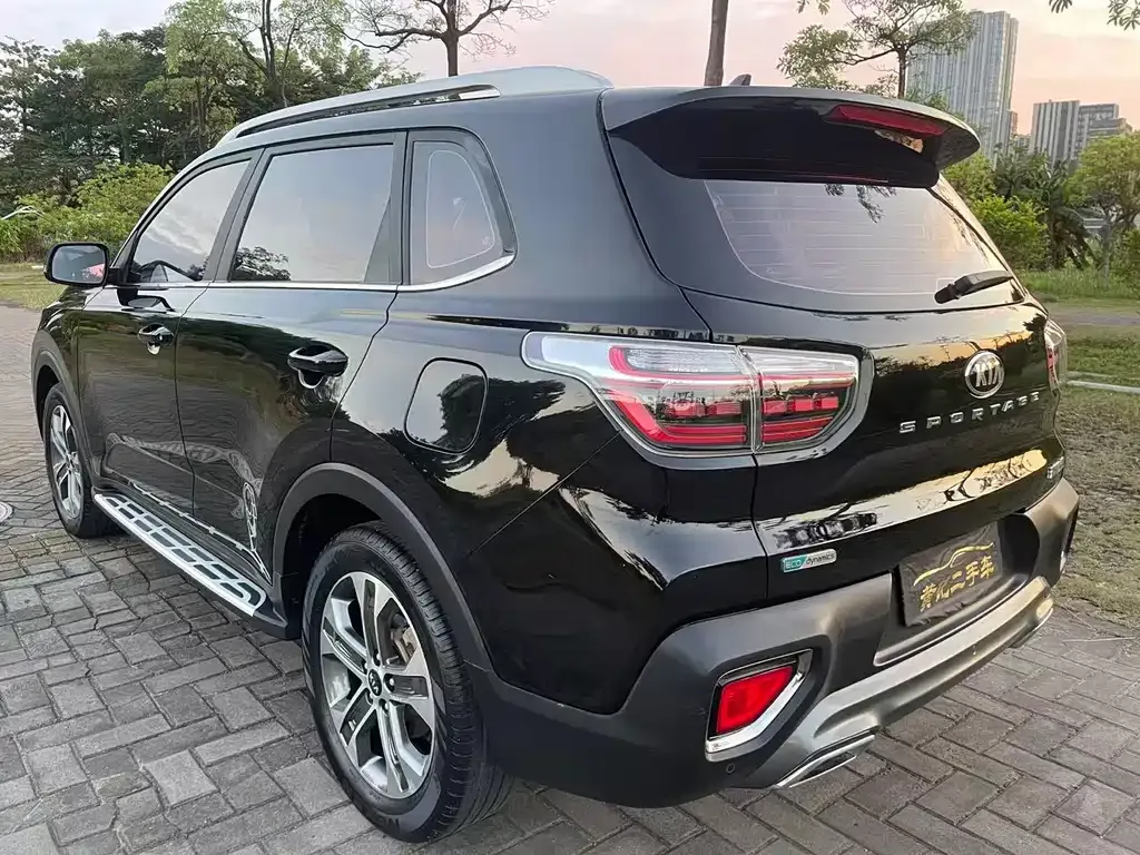 Kia Sportage — фото 8