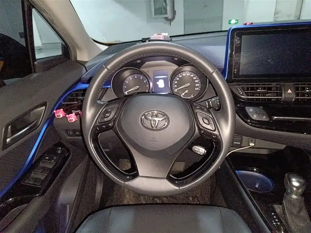 Toyota C-HR — фото 3