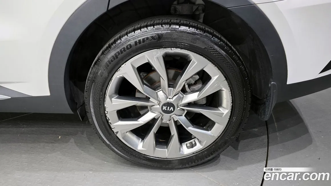 Kia Sorento — фото 5