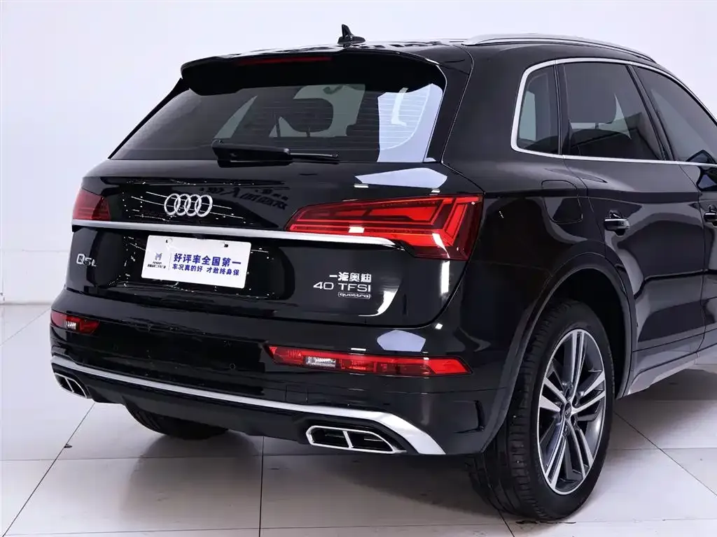 Audi Q5L — фото 8