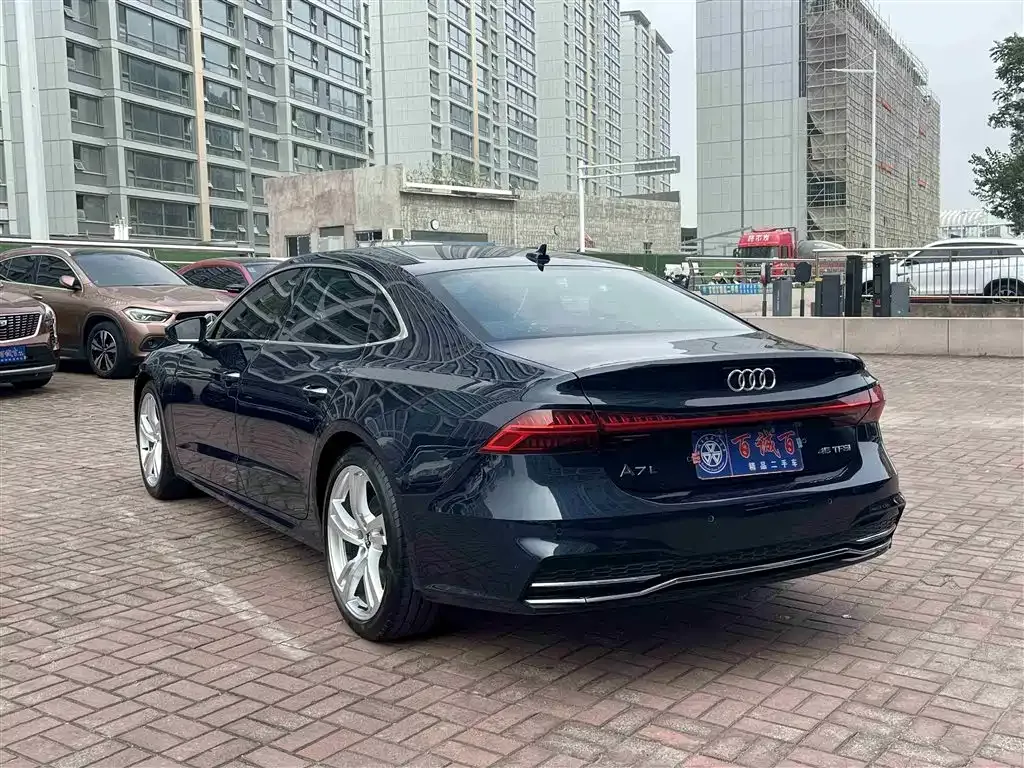 Audi A7L — фото 5