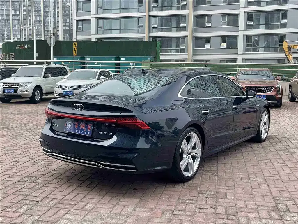 Audi A7L — фото 6