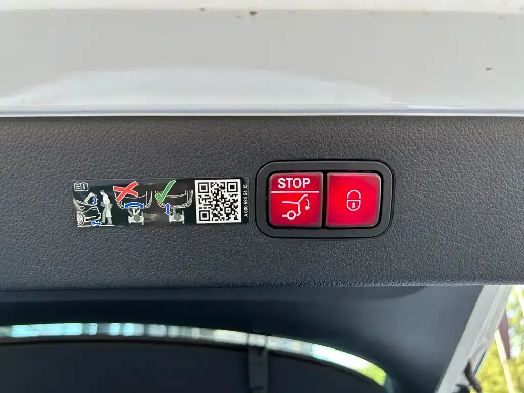 Mercedes-Benz EQS — фото 10