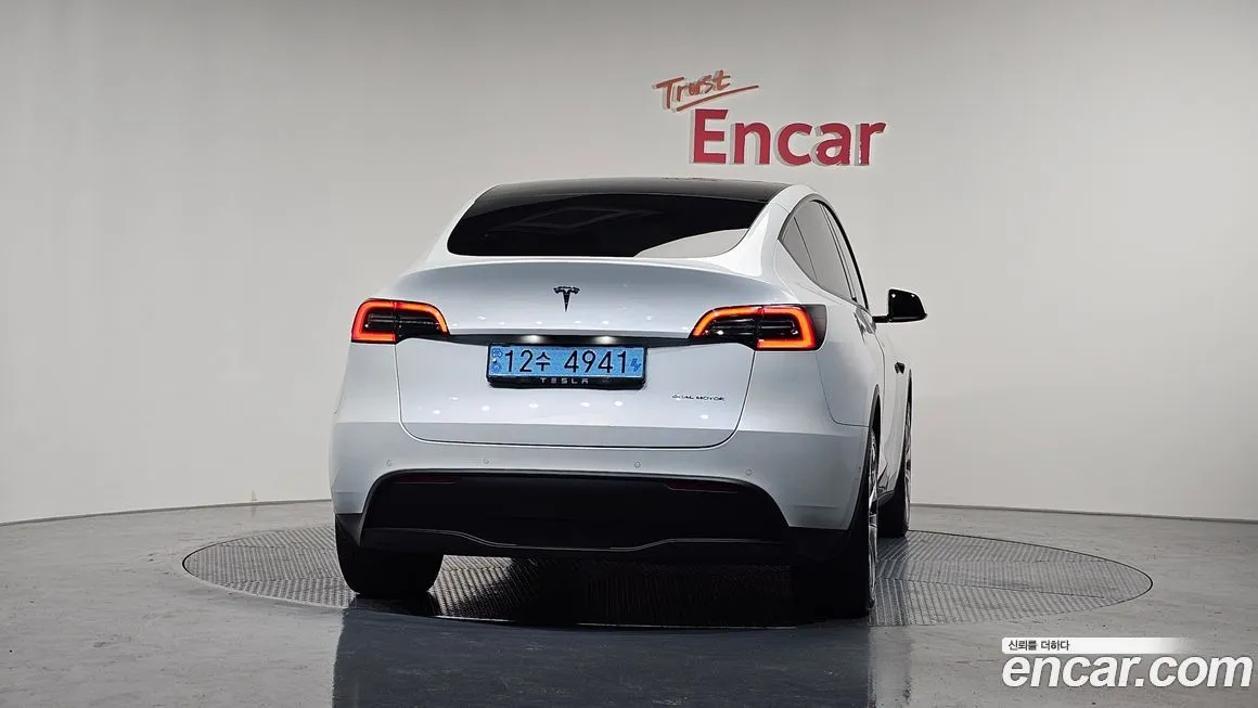 Tesla Model Y — фото 4