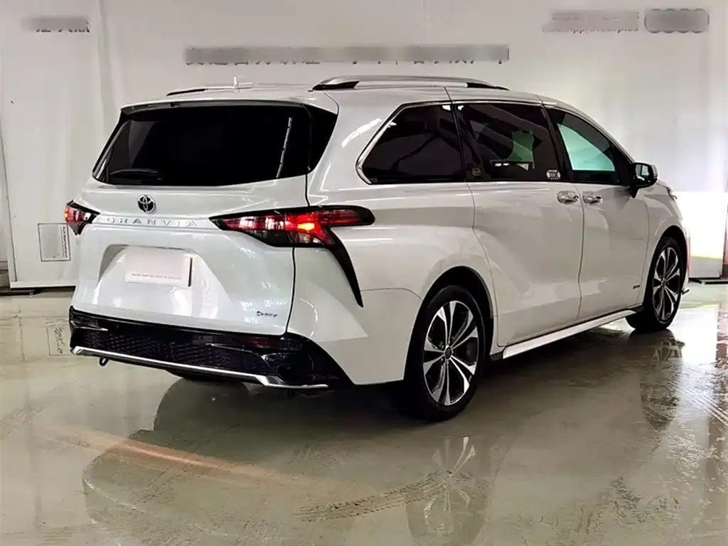Toyota Granvia — фото 8