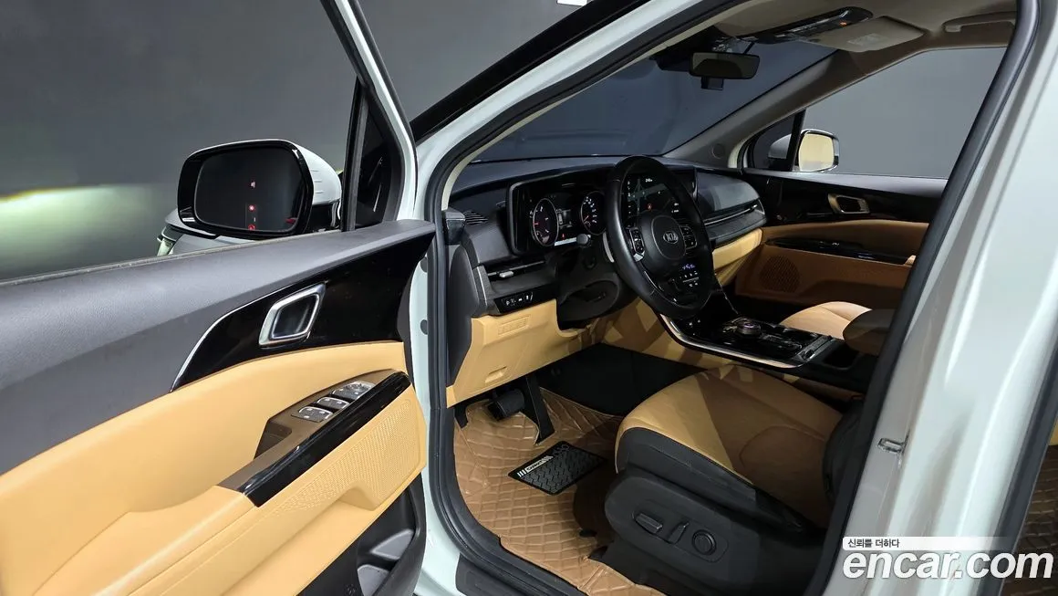 Kia Carnival — фото 10