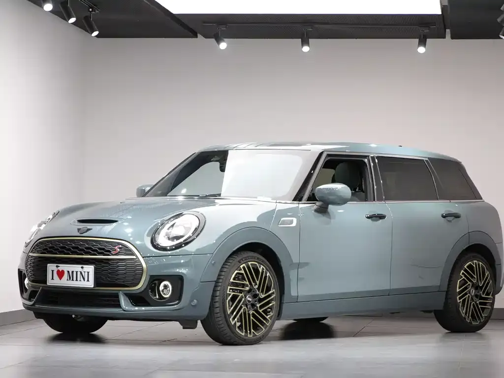 MINI Clubman — фото 1