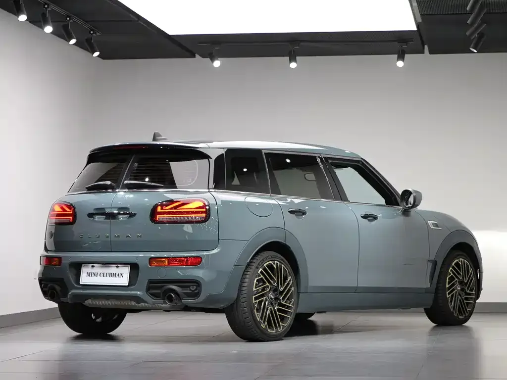 MINI Clubman — фото 2
