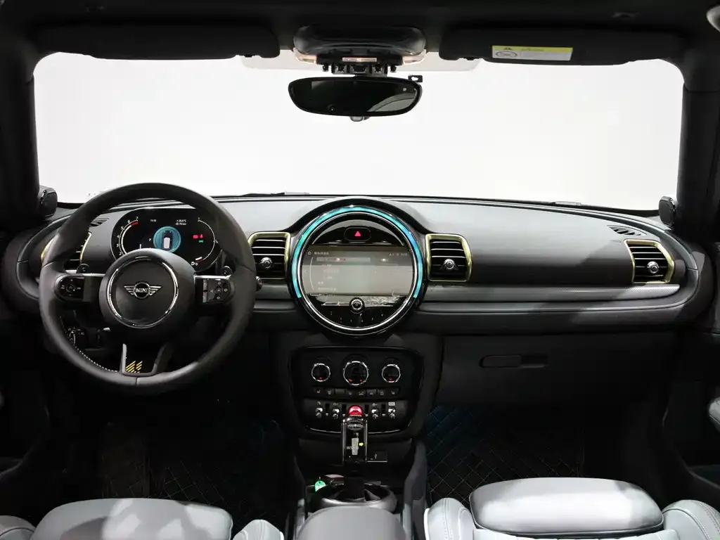 MINI Clubman — фото 8