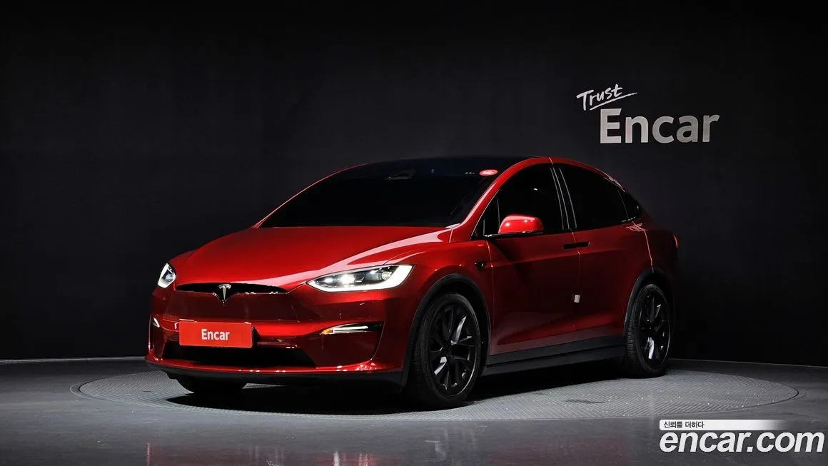 Tesla Model X — фото 1