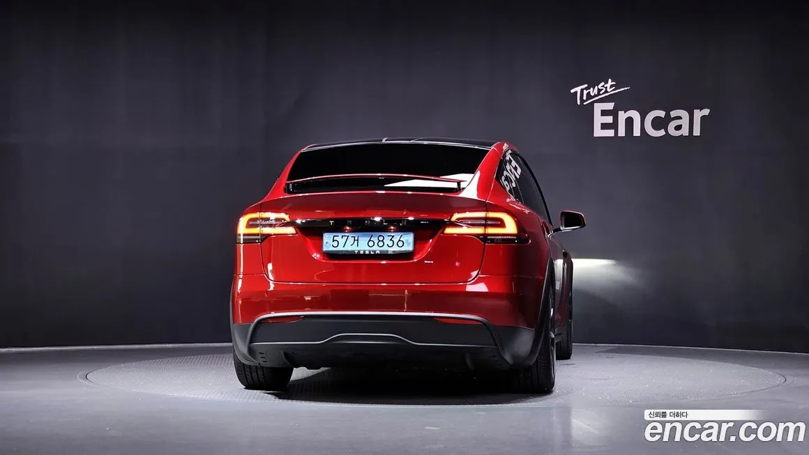 Tesla Model X — фото 4
