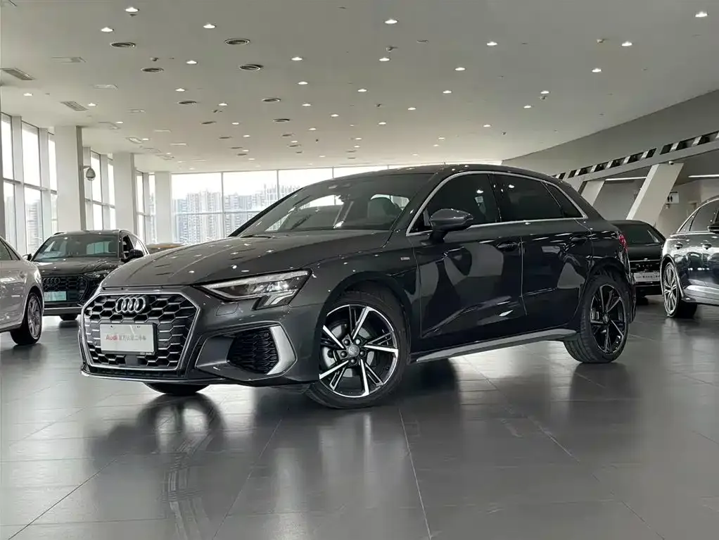 Audi A3 — фото 1