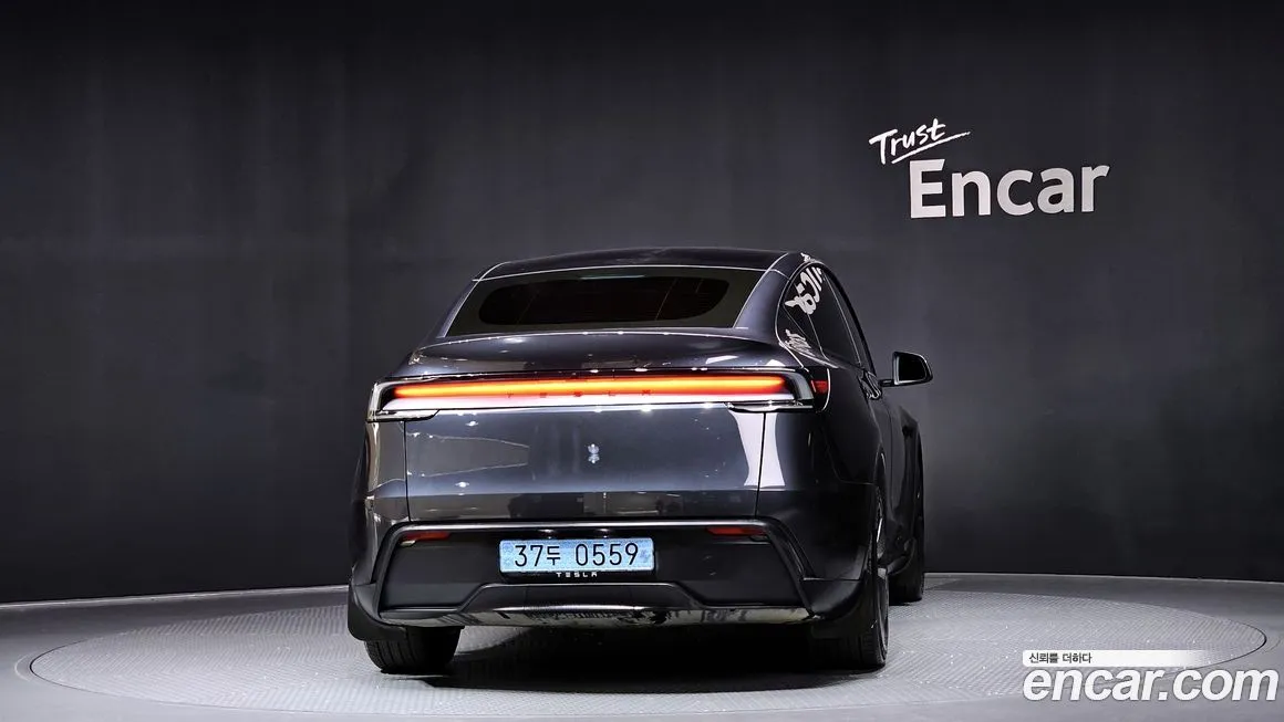 Tesla Model Y — фото 4