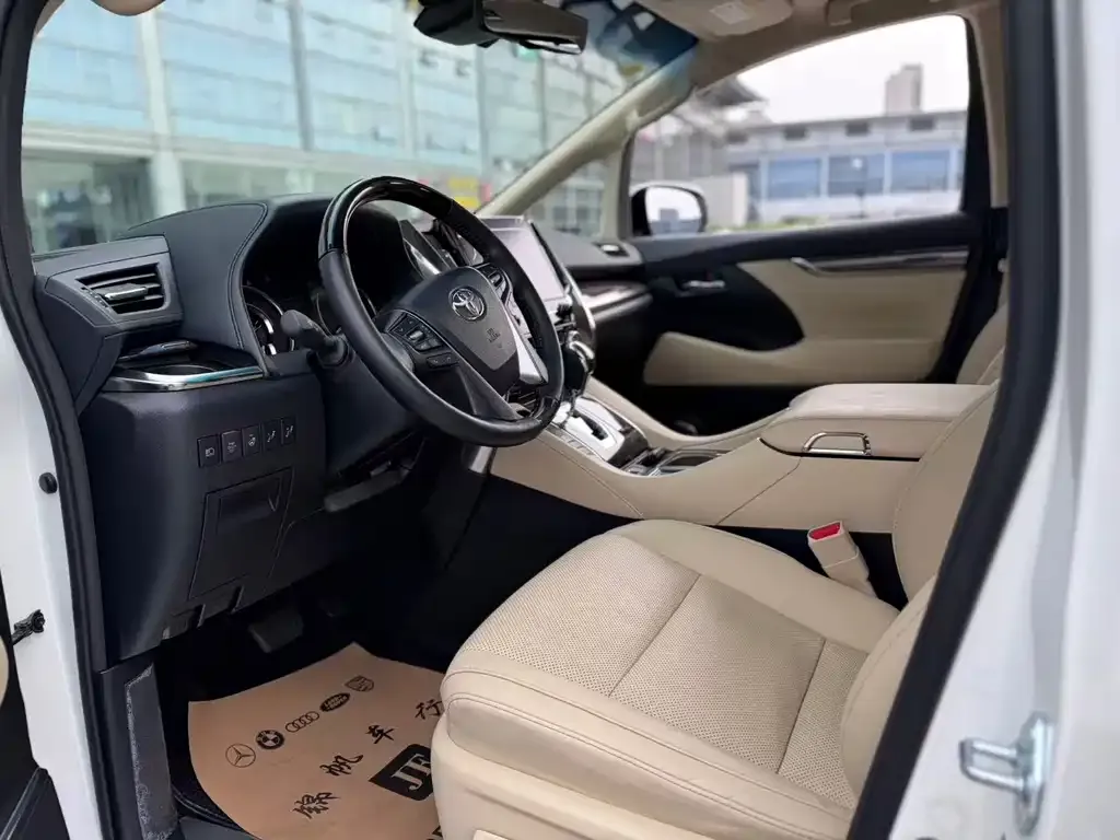 Toyota Vellfire — фото 7