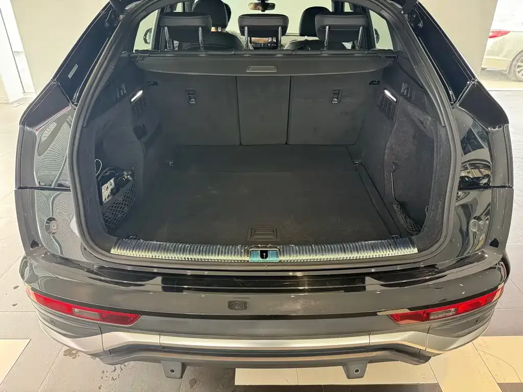 Audi Q5L Sportback — фото 10
