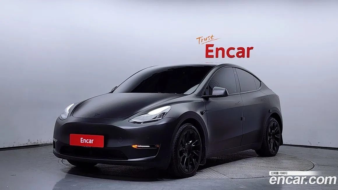 Tesla Model Y — фото 1