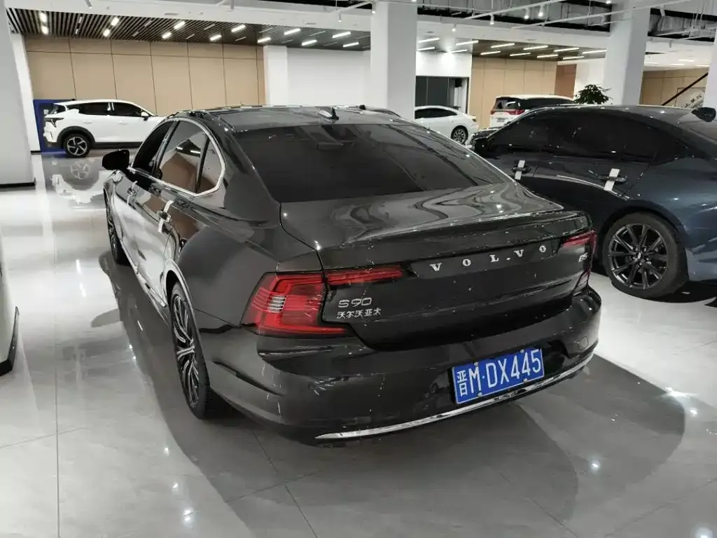 Volvo S90 — фото 3
