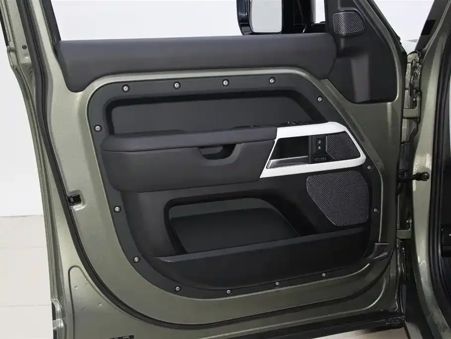 Land Rover Defender — фото 9