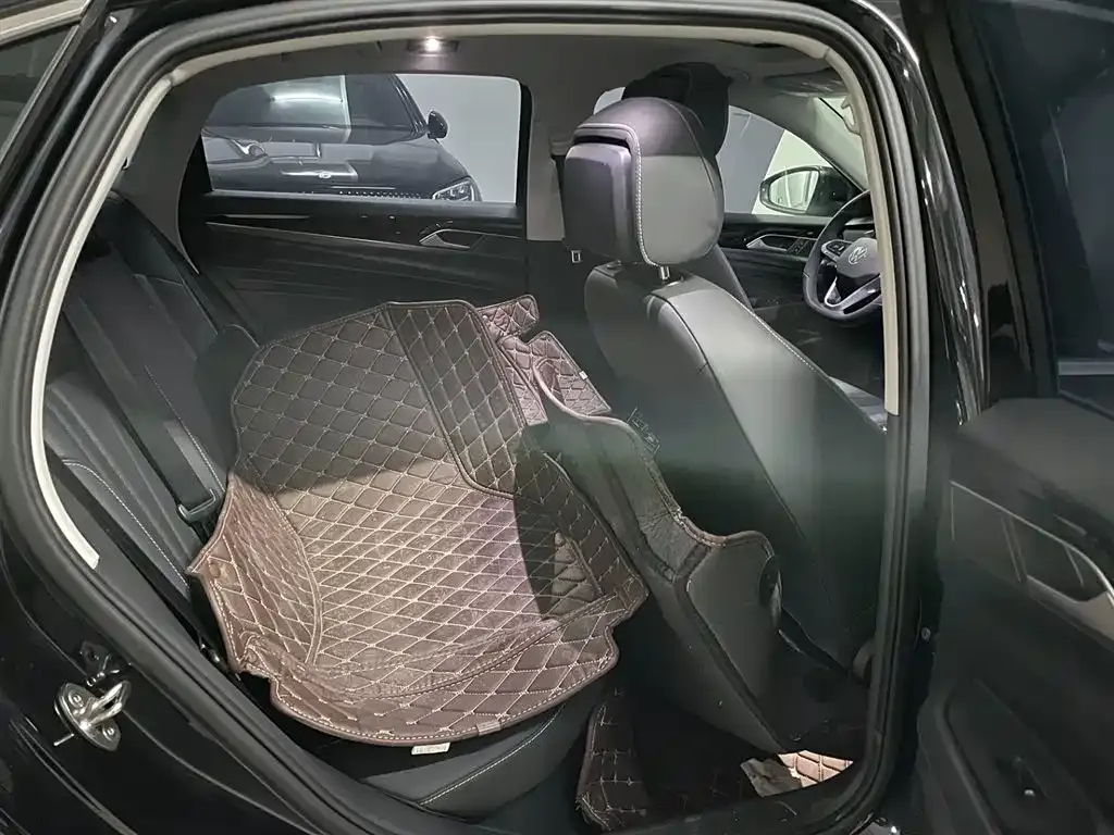 Volkswagen Passat — фото 10