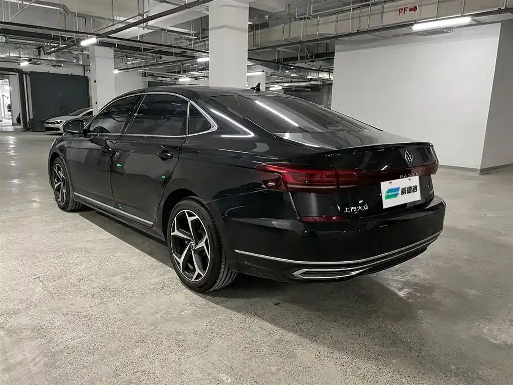 Volkswagen Passat — фото 6