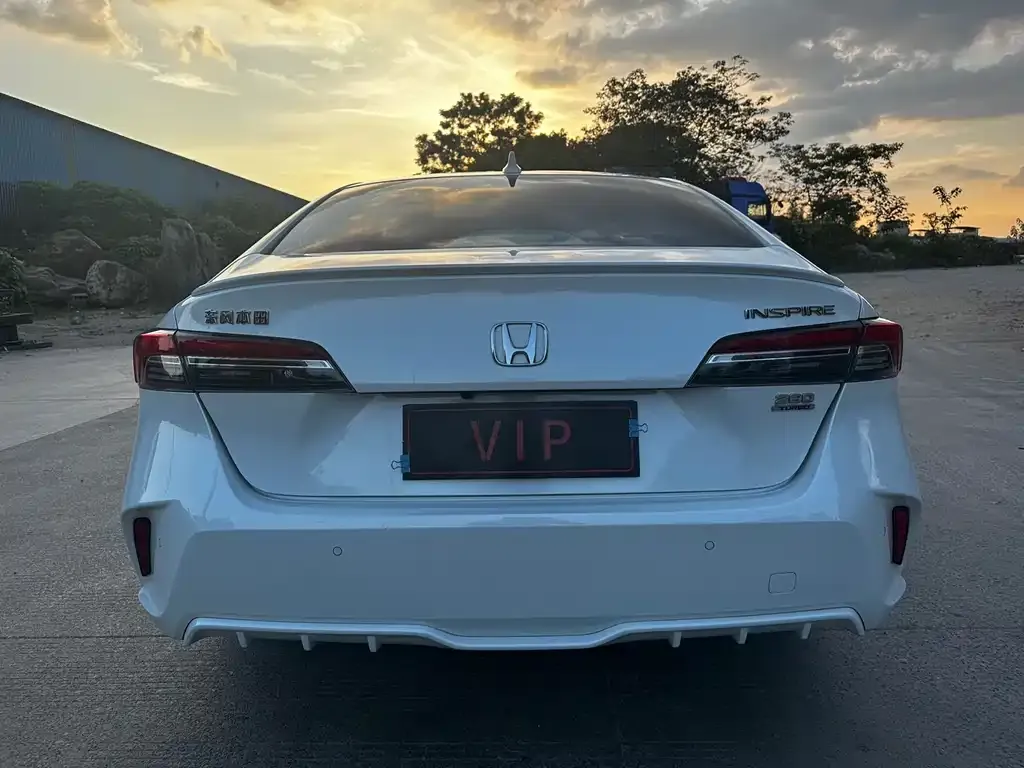 Honda Inspire — фото 8