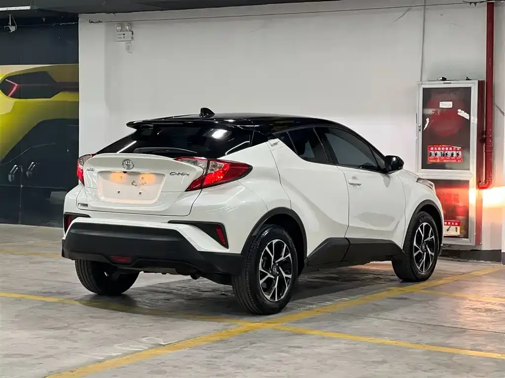 Toyota C-HR — фото 5