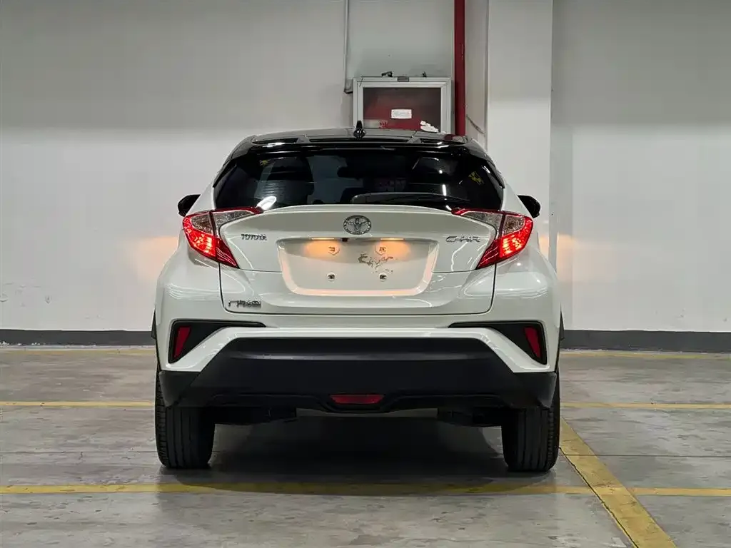 Toyota C-HR — фото 6