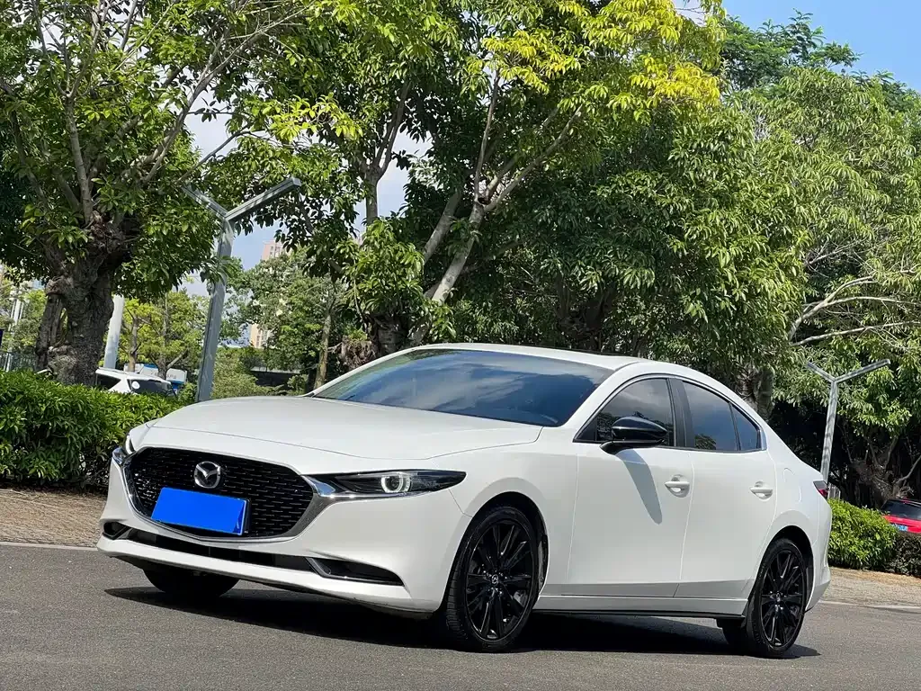 Mazda 3 Axela — фото 1