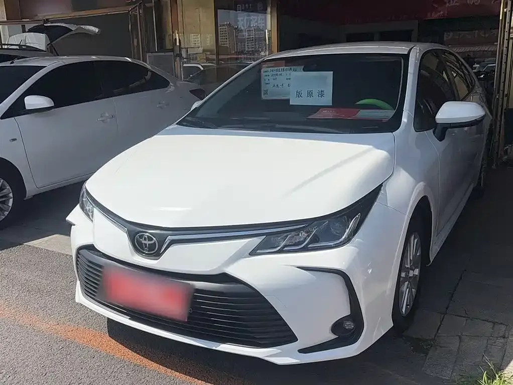 Toyota Corolla — фото 1
