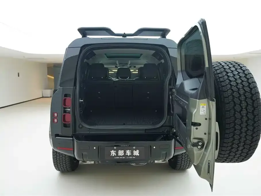 Land Rover Defender — фото 6