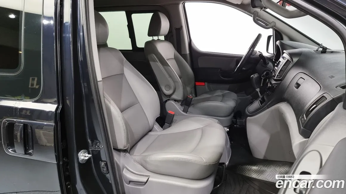 Hyundai Starex — фото 10