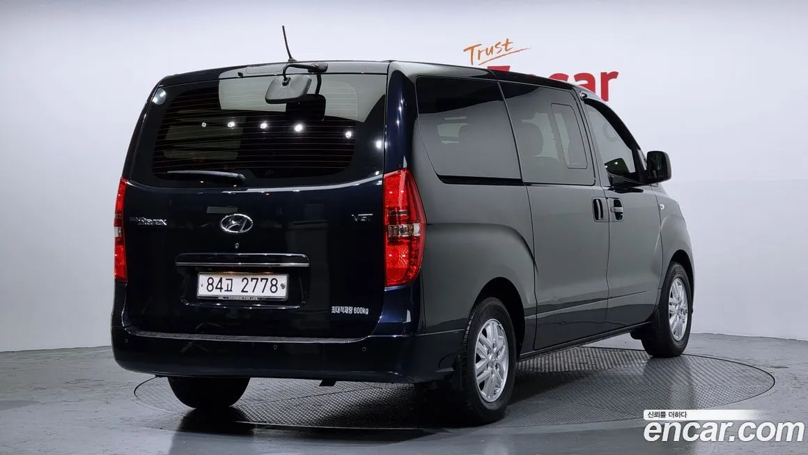 Hyundai Starex — фото 2