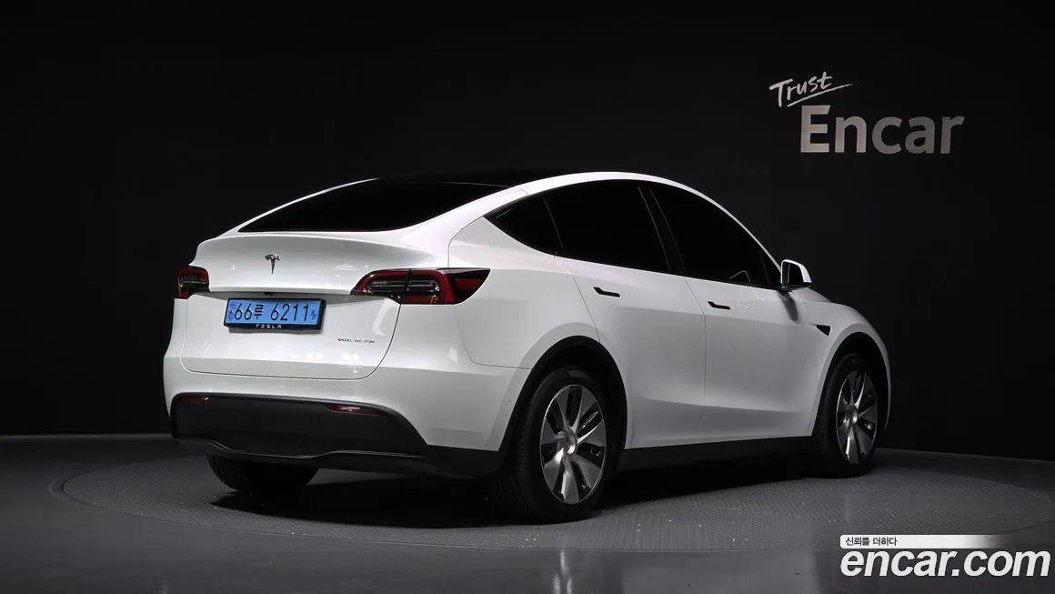 Tesla Model Y — фото 2