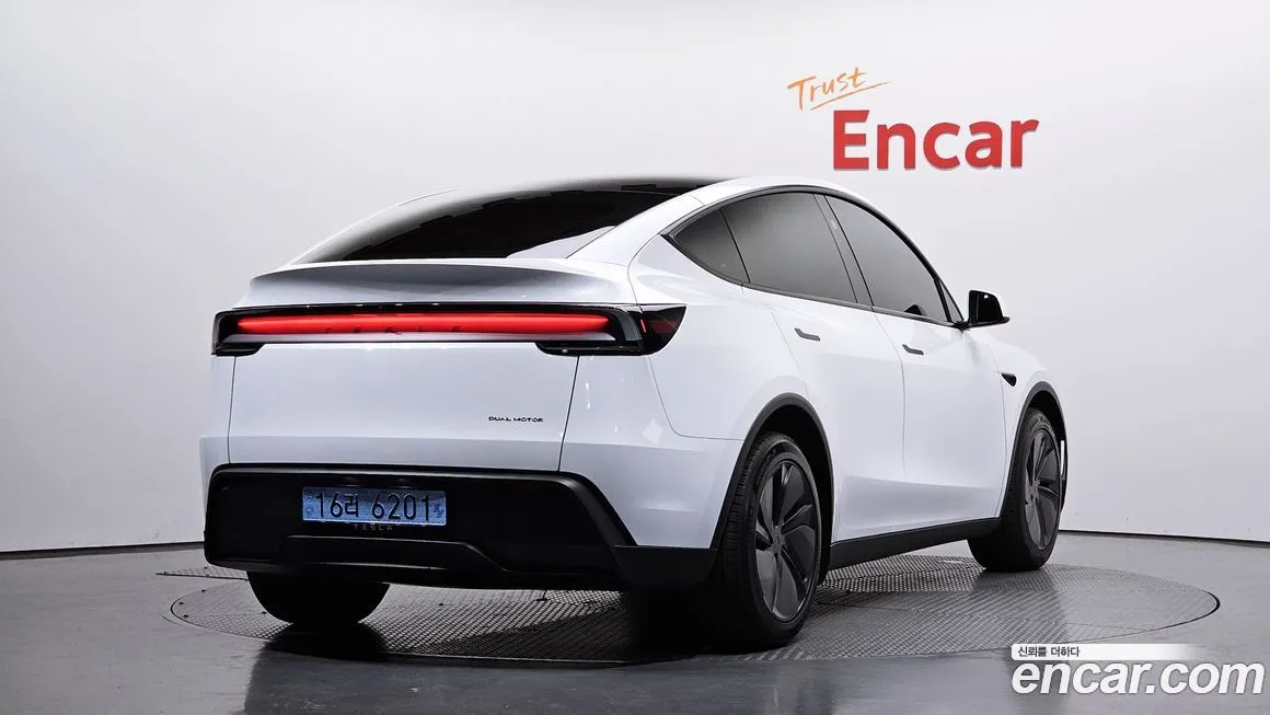 Tesla Model Y — фото 2