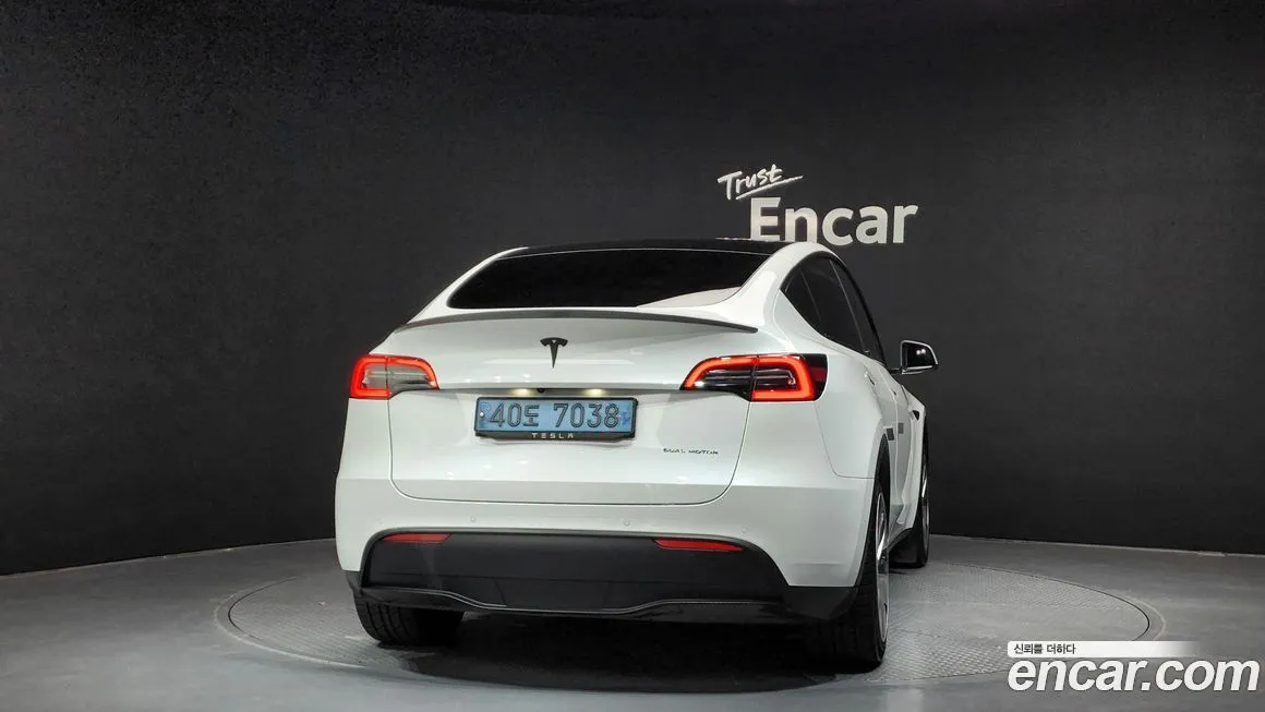 Tesla Model Y — фото 4