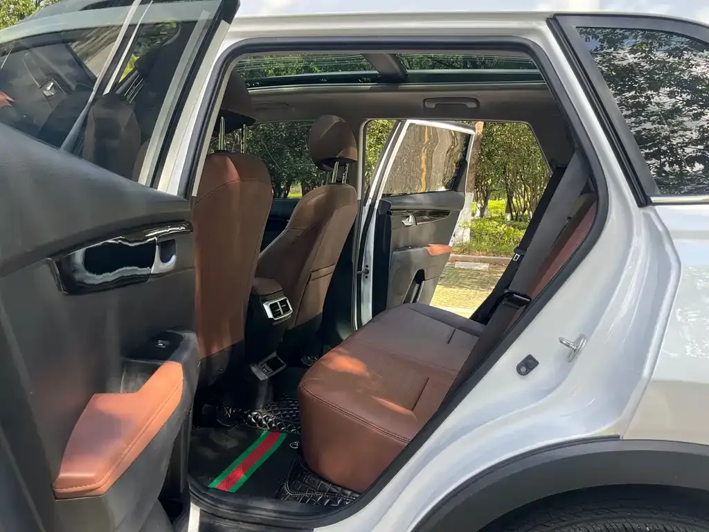 Kia Sportage — фото 10