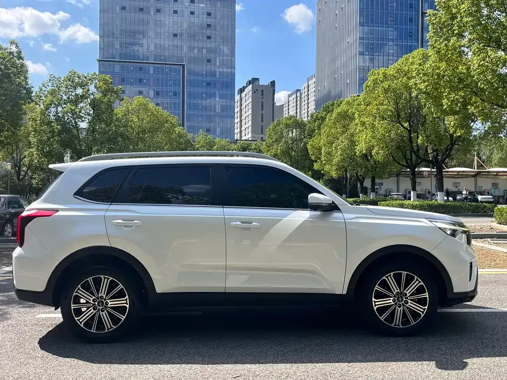 Kia Sportage — фото 7