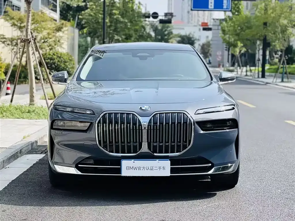 BMW 7 Series — фото 4