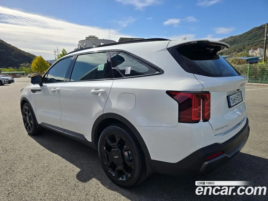 Kia Sorento — фото 6
