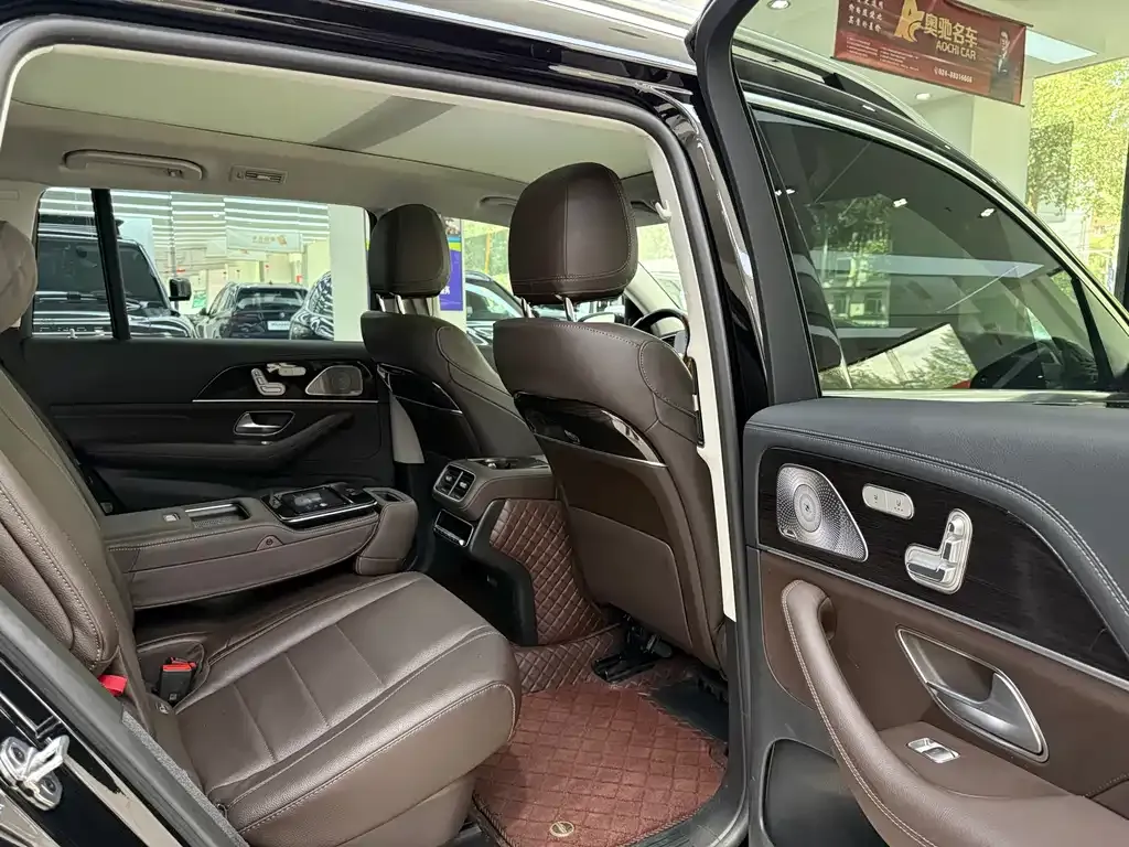 Mercedes-Benz GLS — фото 10