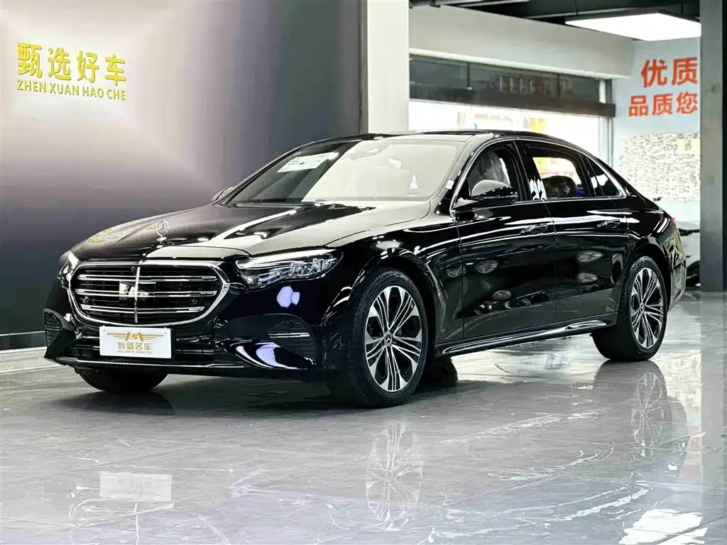 Mercedes-Benz E-Class — фото 1