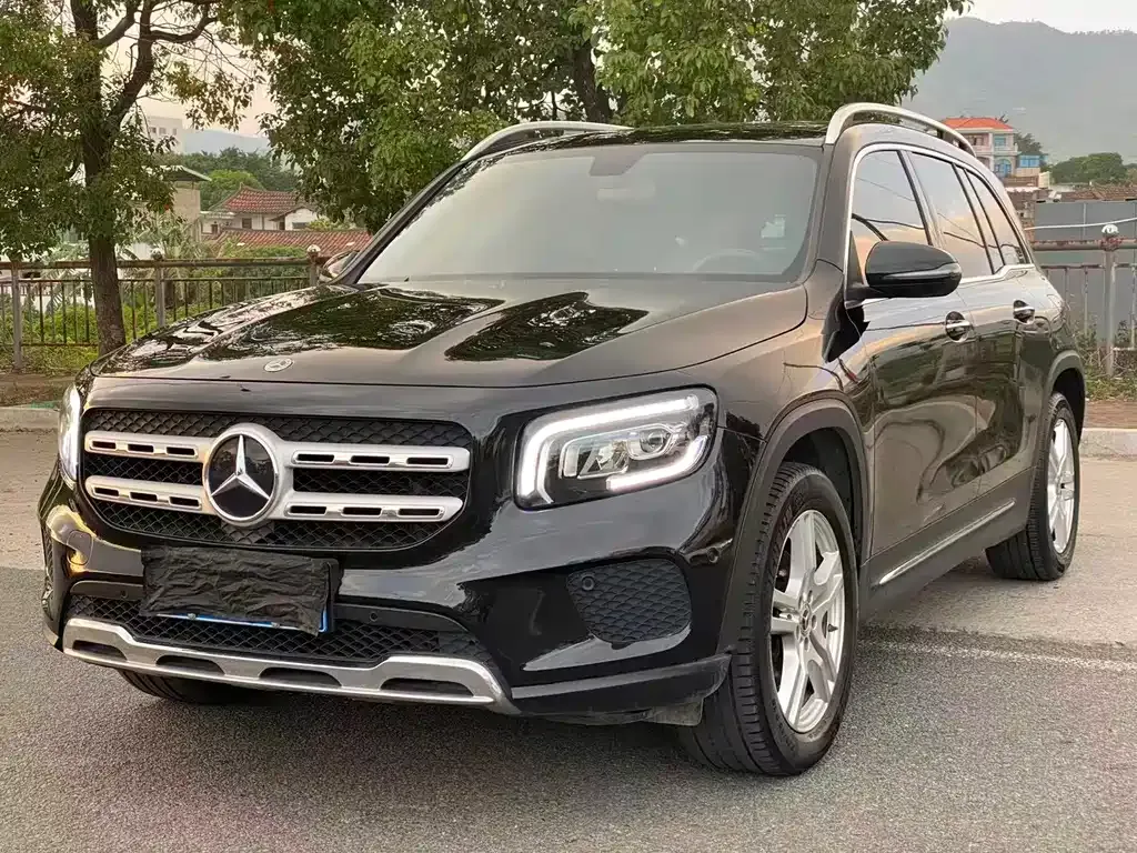 Mercedes-Benz GLB — фото 1