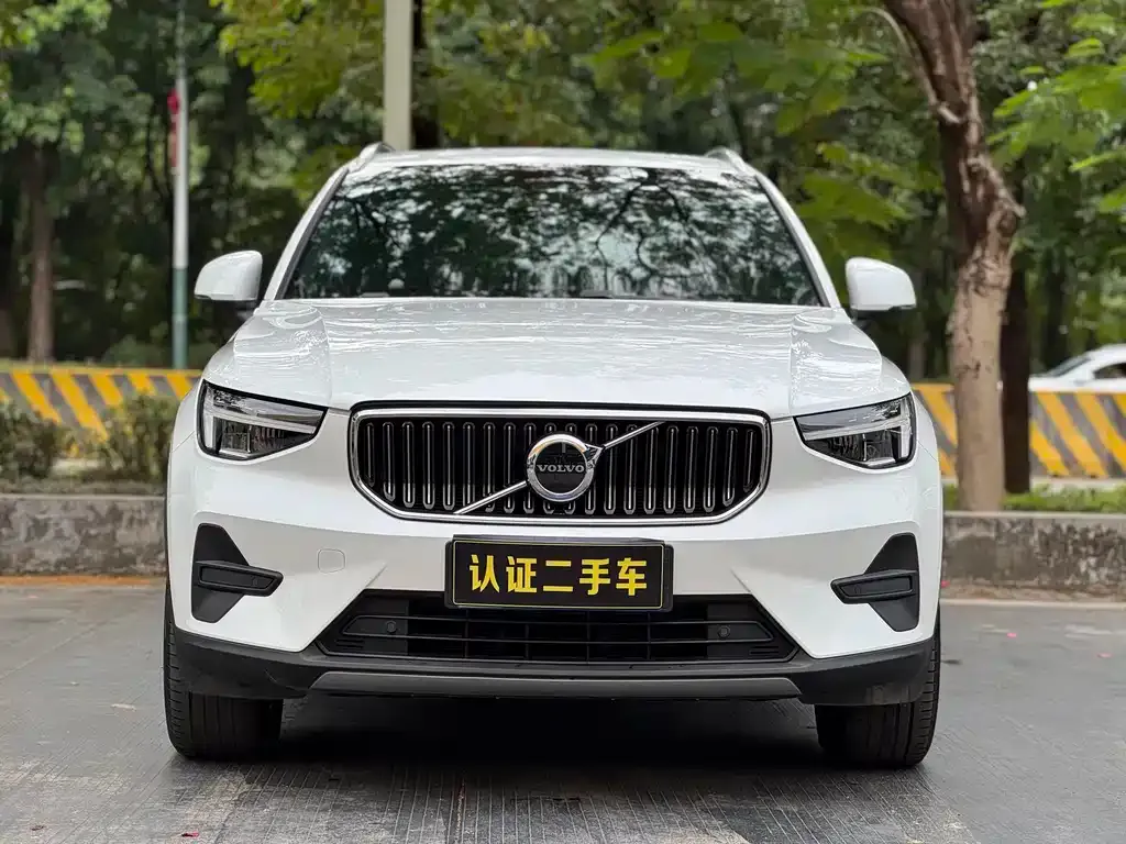 Volvo XC40 — фото 2